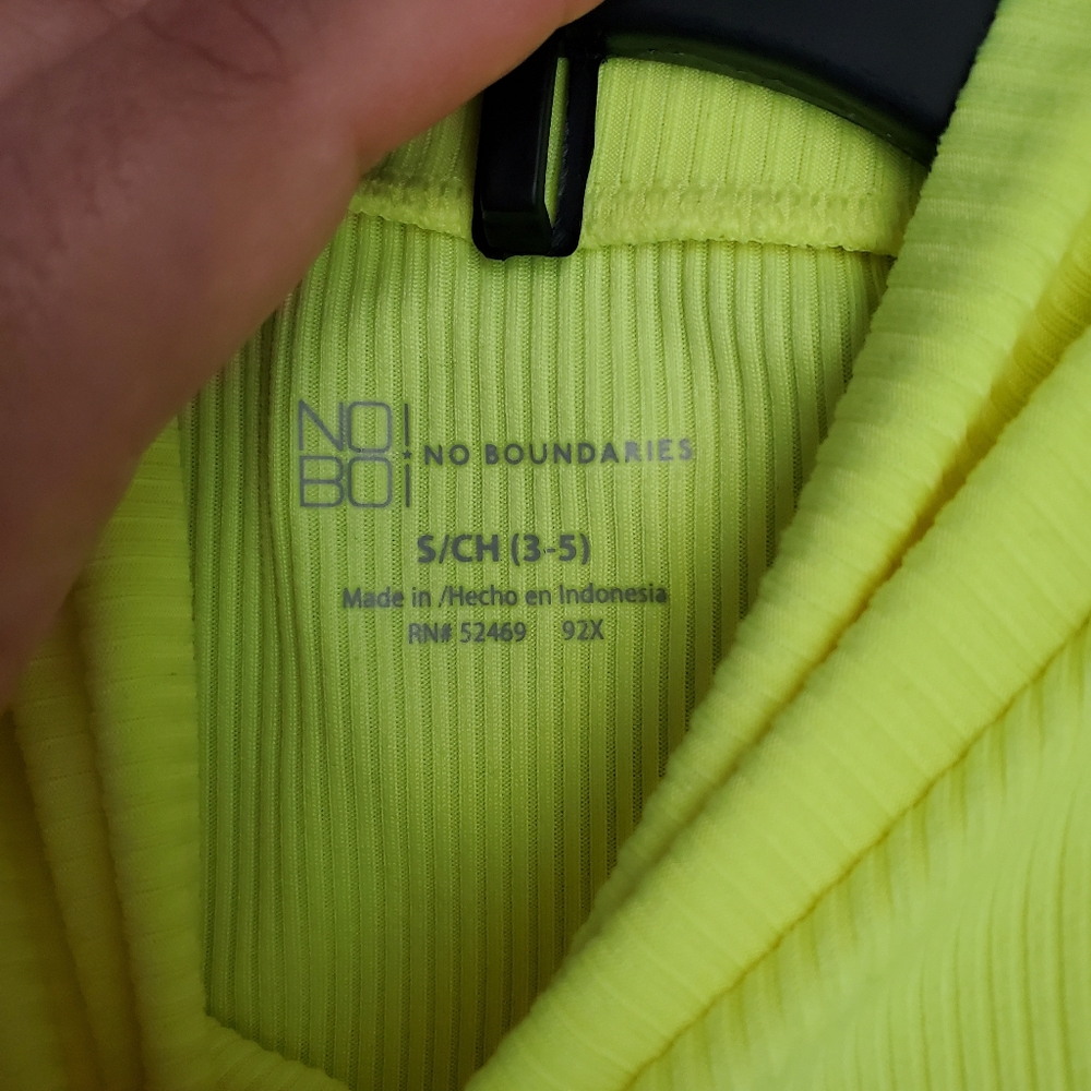 NO BOUNDARIES neon sleeves top SMALL - Picture 8 of 10
